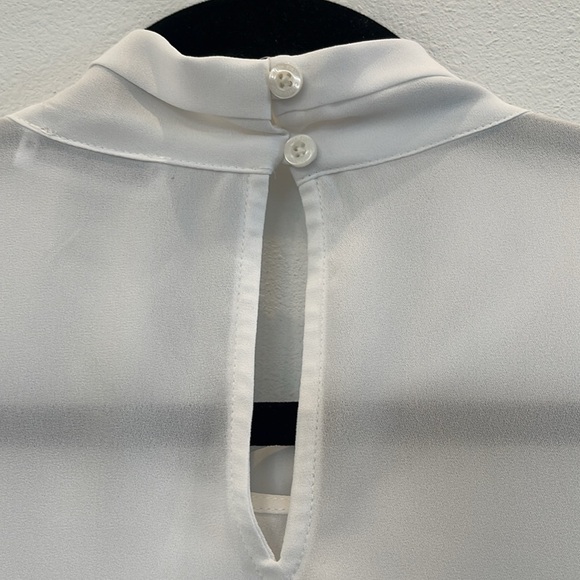 Calvin Klein Tie-neck Ruffled Cap-sleeve Blouse In White Size L - Picture 8 of 11